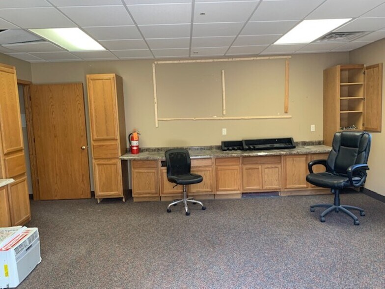 More Photos Of 5499 State Highway 10 E, Stevens Point Storefront Retail Office For Lease