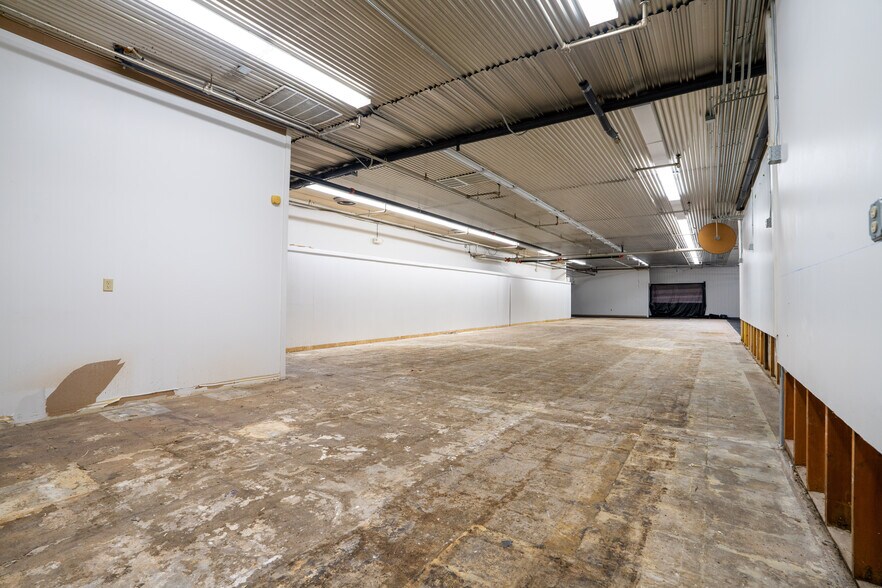 More Photos Of 21 1/2 W Main St, South Vienna Post Office For Sale