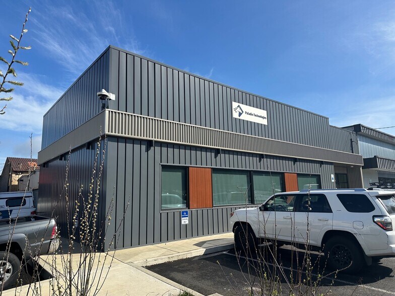 More Photos Of 2917 NW Nicolai St, Portland General Retail For Lease