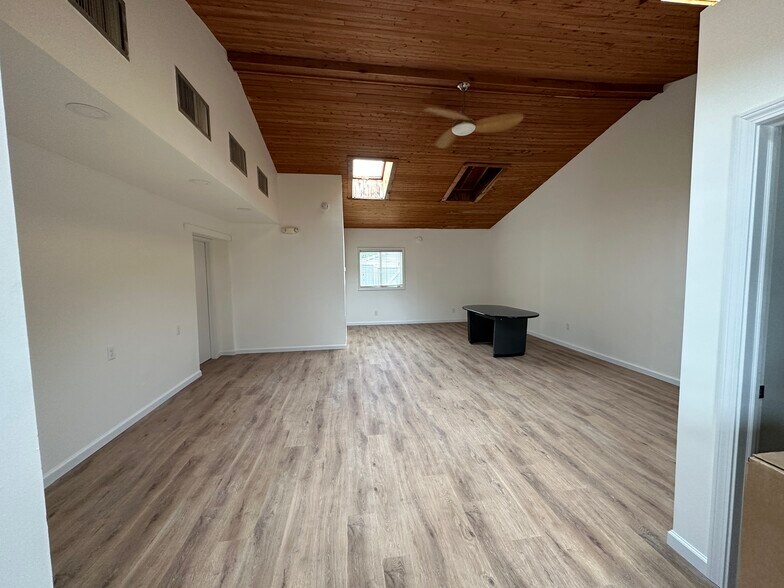 More Photos Of 410 Main St, Southington Storefront Retail Office For Sale