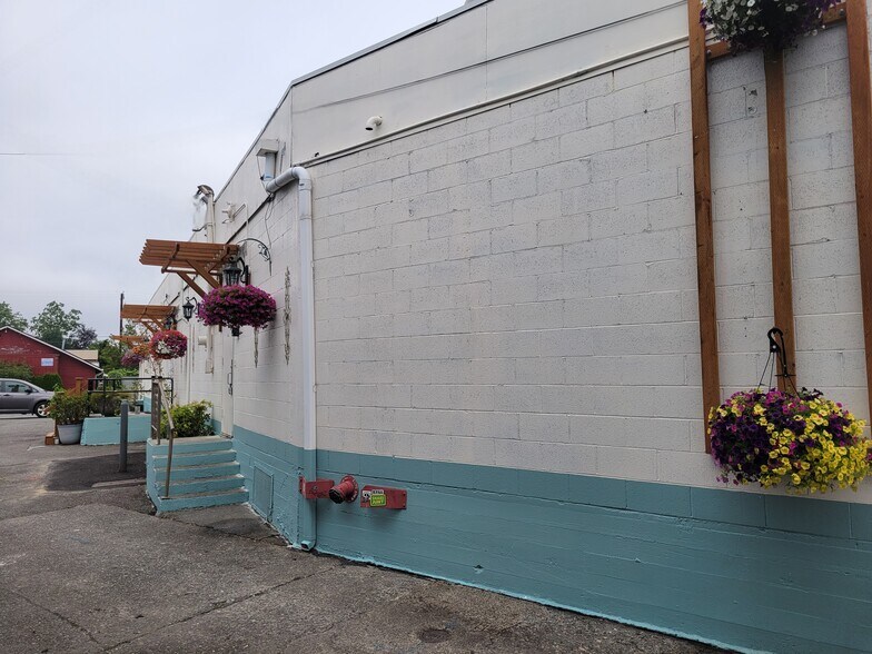 More Photos Of 114 N Lewis St, Monroe Freestanding For Lease