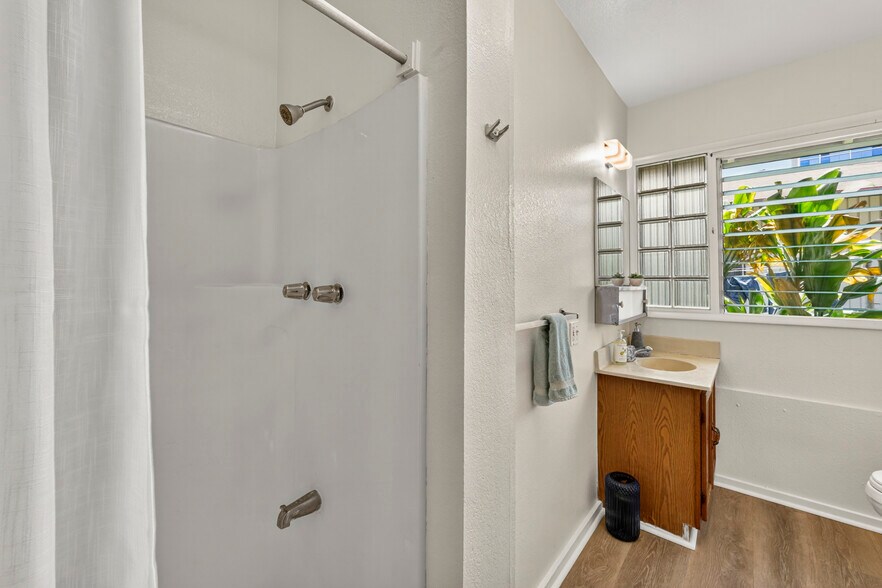 More Photos Of 1128 Alohi Way, Honolulu Multifamily For Sale