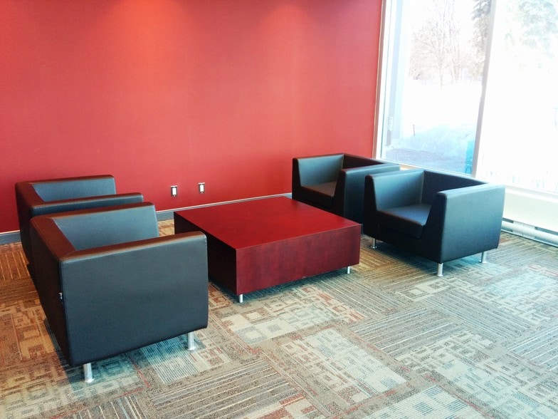 More Photos Of 2260-2300 Walkley Rd, Ottawa Flex For Sale