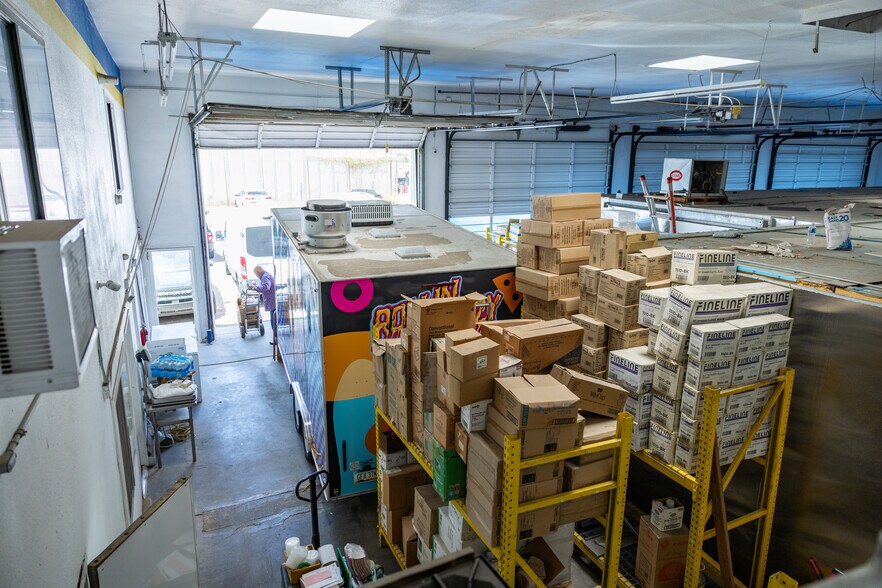 More Photos Of 811 E Jackson St, Phoenix Distribution For Sale