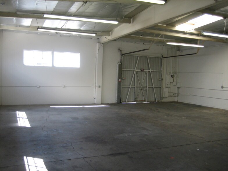 More Photos Of 2203-2215 S Grand Ave, Santa Ana Light Distribution For Lease