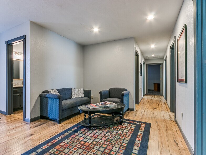 More Photos Of 2222 Westpark Dr, Norman Medical For Sale