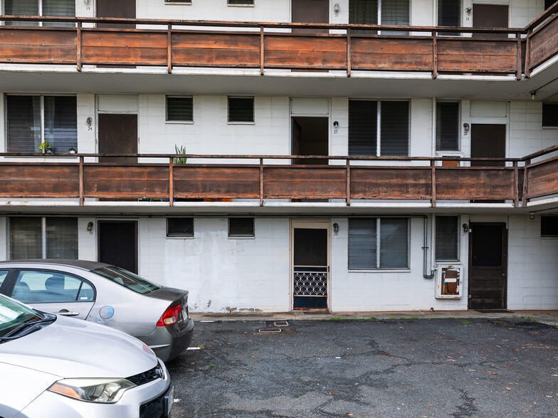 More Photos Of 1420 Wilder Ave, Honolulu Apartments For Sale