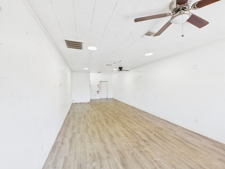 More Photos Of 1 Beverly Hills Blvd, Beverly Hills General Retail For Sale