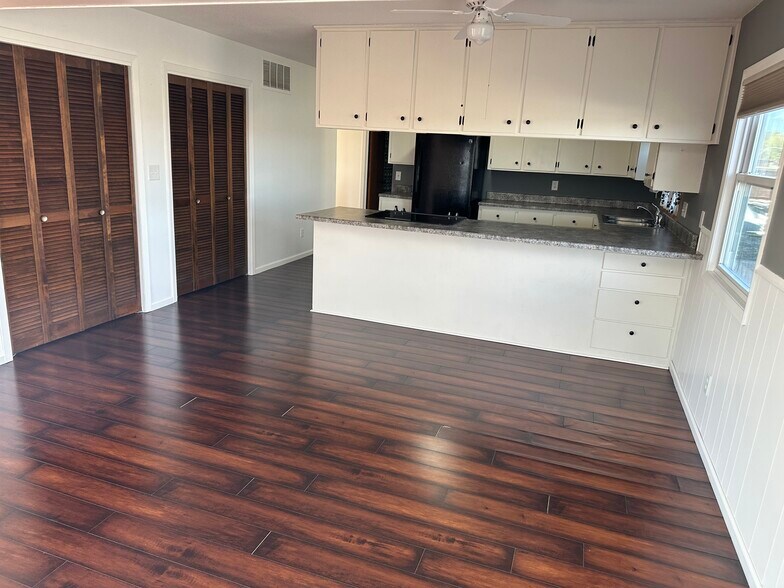More Photos Of 1217 S Broadway St, New Ulm Storefront Retail Residential For Sale