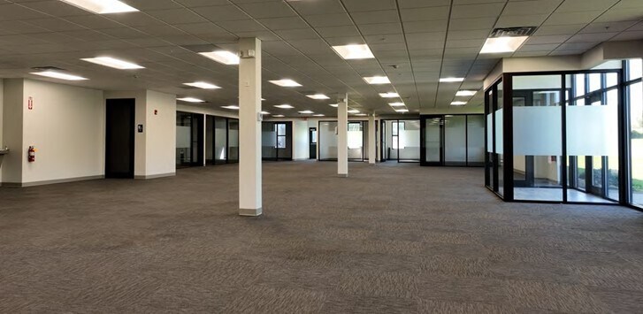 More Photos Of 4583 Buckley Rd, Liverpool Warehouse For Lease