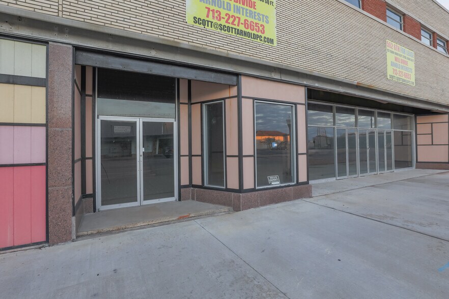 More Photos Of 502-514 6th St N, Texas City General Retail For Sale