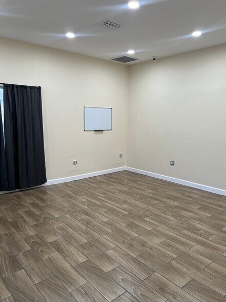 More Photos Of 3003 N Nebraska Ave, Tampa Freestanding For Lease