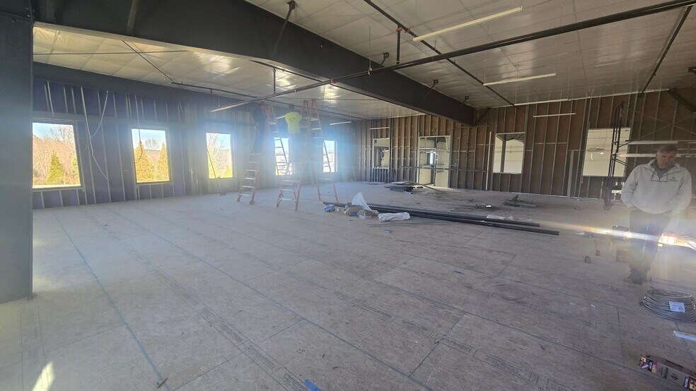 More Photos Of 168 Thunder Rd, Mooresville Light Manufacturing For Lease