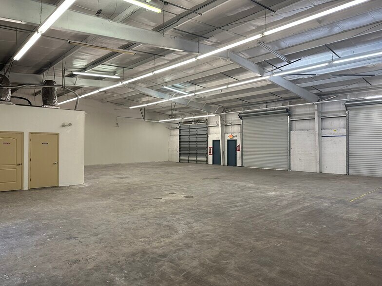 More Photos Of 18480 Paulson Dr, Port Charlotte Warehouse For Sale