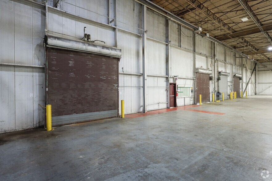 More Photos Of 90 Christ School Rd, Arden Distribution For Lease