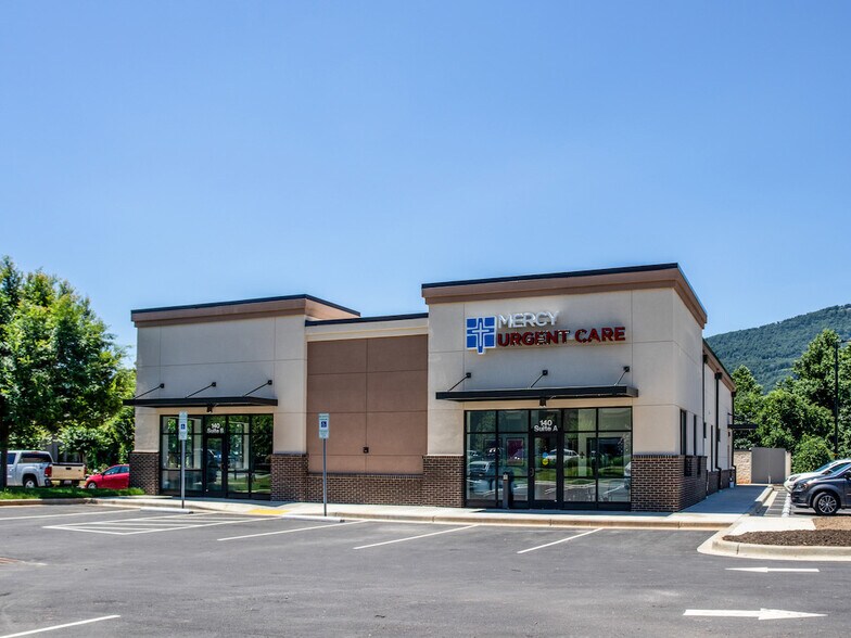 More Photos Of 140 W Mills St, Columbus Storefront For Lease