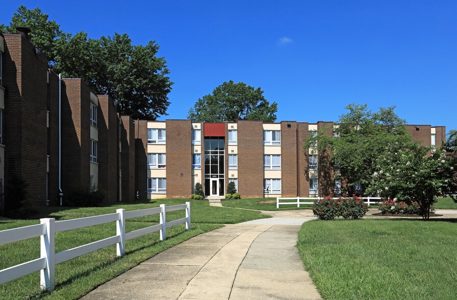 More Photos Of 8340 Indian Head Hwy, Fort Washington Apartments For Sale