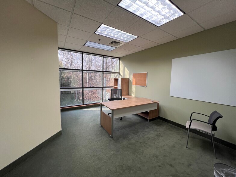 More Photos Of 100 Arrandale Blvd, Exton Office For Lease