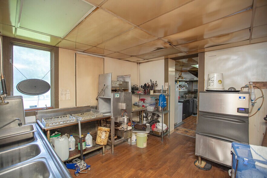 More Photos Of 57968 County Road 7, Elkhart Restaurant For Sale