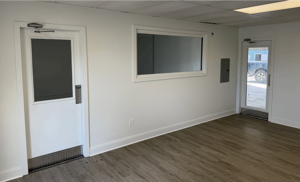 More Photos Of 1620 Tangerine St, Melbourne Unknown For Lease