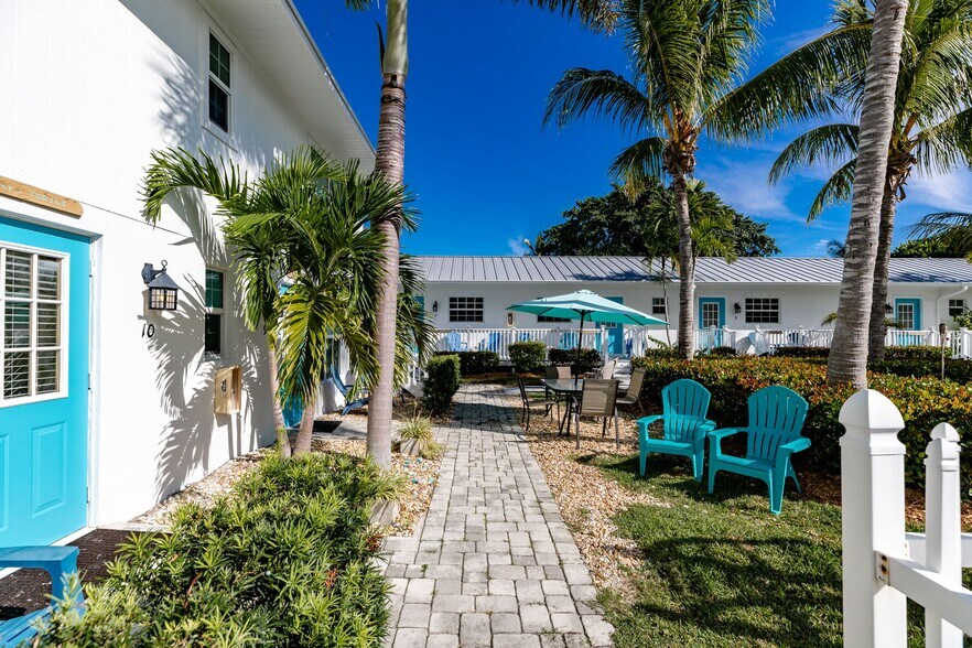 More Photos Of 2502 Tamarind Dr, Hutchinson Island Hotel For Sale
