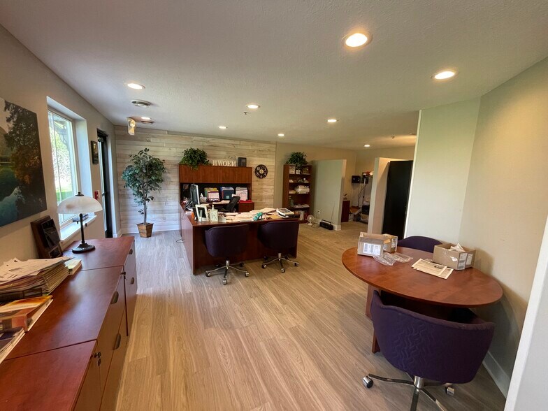 More Photos Of 13951-13959 W Preserve Blvd, Burnsville Loft Creative Space For Lease