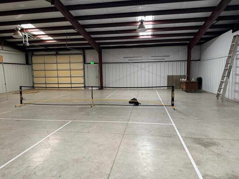 More Photos Of 1665 W Legacy Dr, Duncan Flex For Sale