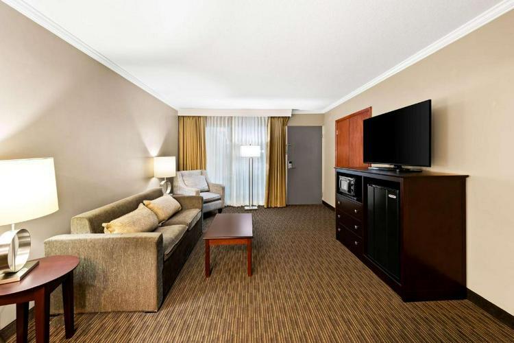 More Photos Of 3120 S Limit Ave, Sedalia Hotel For Sale