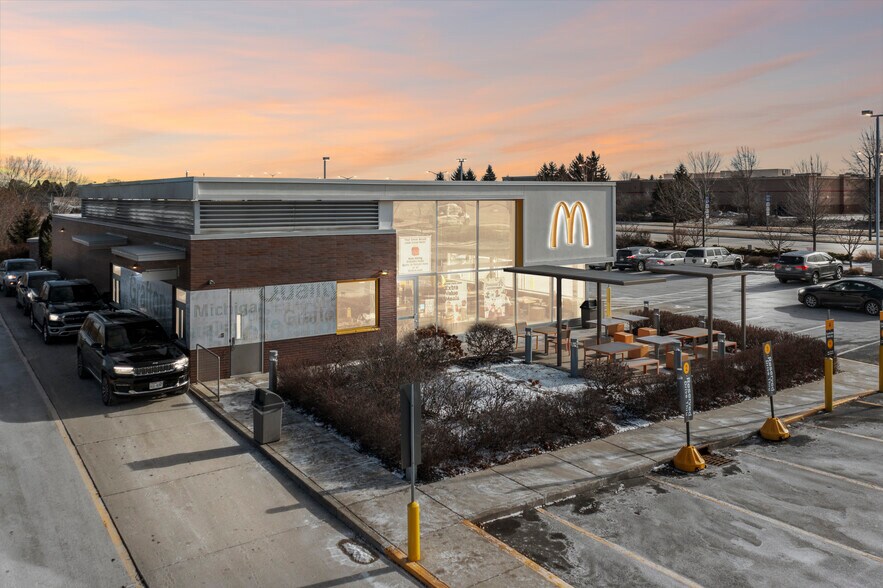 More Photos Of 2500 Washington St, Grafton Fast Food For Sale