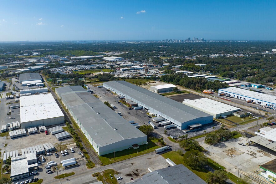 More Photos Of 5806 N 53rd St, Tampa Distribution For Lease
