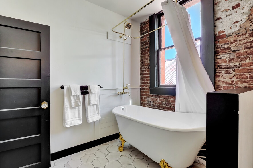 More Photos Of 233 Broad St, Nevada City Hotel For Sale