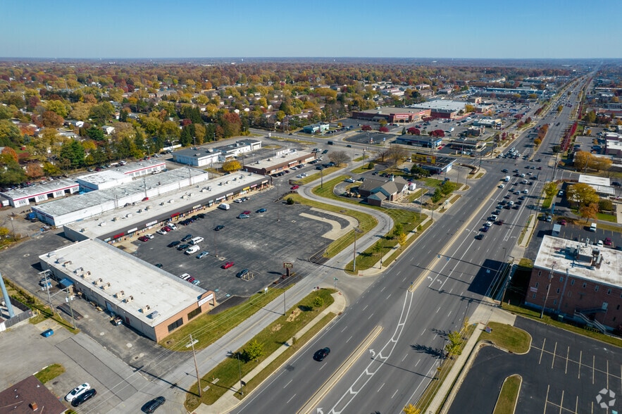 More Photos Of 1452-1518 Morse Rd, Columbus Freestanding For Lease