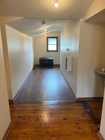 More Photos Of 264 Natchez St, Franklin Loft Creative Space For Lease