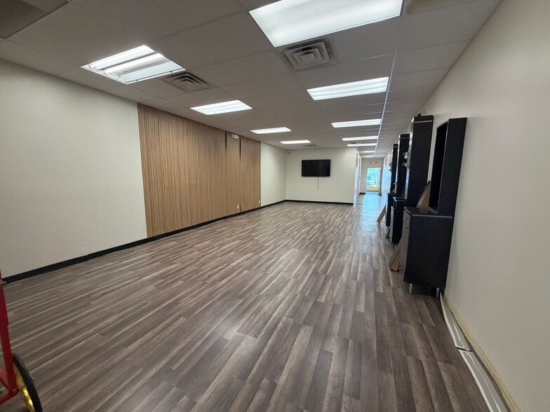 More Photos Of 5867-5873 Mayfield Rd, Mayfield Heights Storefront Retail Office For Lease