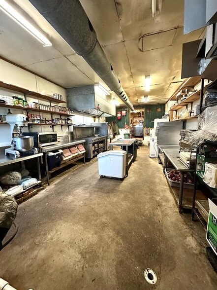 More Photos Of 899 E Lennon Dr, Emory Restaurant For Sale