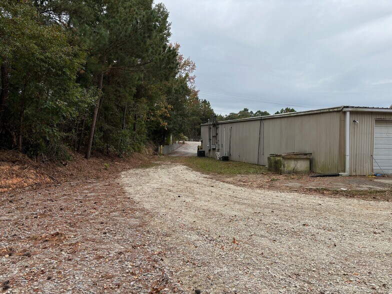 More Photos Of 151 Riverchase Way, Lexington Light Distribution For Lease