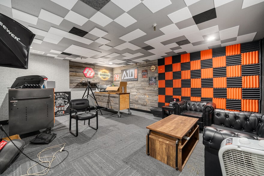 More Photos Of 735 W Orangethorpe Ave, Placentia Warehouse For Sale