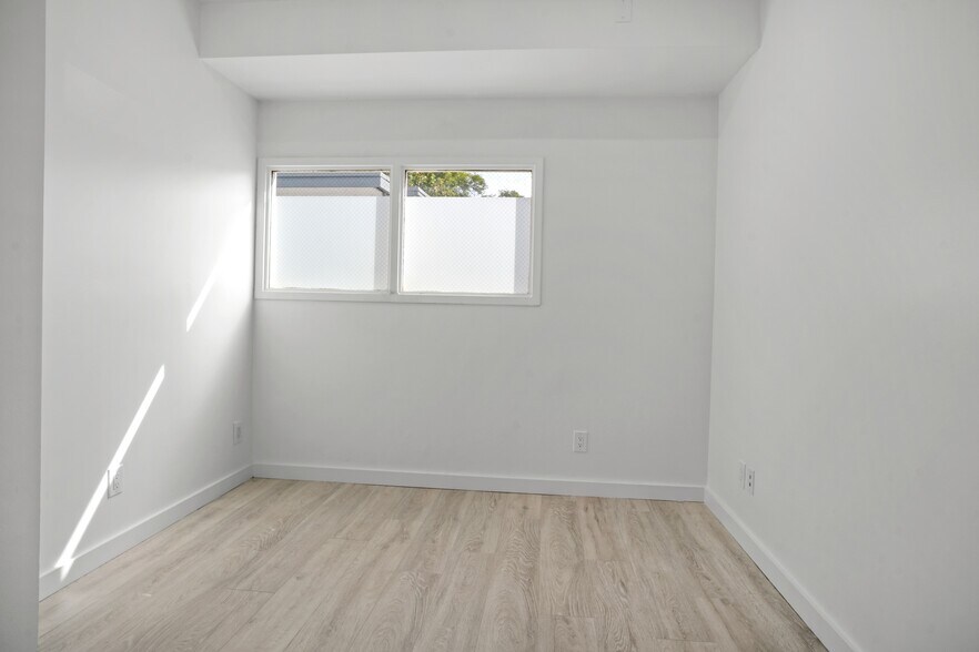 More Photos Of 2535 Kettner Blvd, San Diego Office Residential For Sale