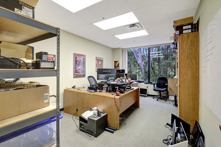 More Photos Of 5620 W Sligh Ave, Tampa Loft Creative Space For Lease