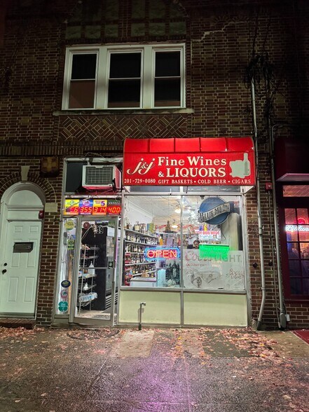 More Photos Of 39 Ridge Rd, Lyndhurst Storefront Retail Residential For Sale