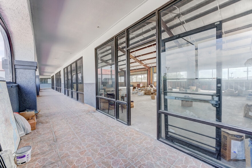 More Photos Of 324 Fm-1960 Rd, Houston General Retail For Sale