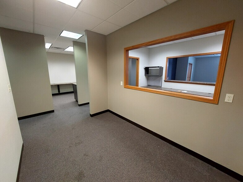 More Photos Of 435 Village Walk Ln, Johnson Creek Office For Lease