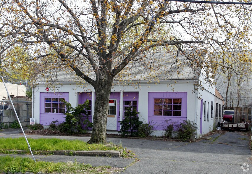 More Photos Of 22 Leonard St, Norwalk Storefront Retail Office For Sale