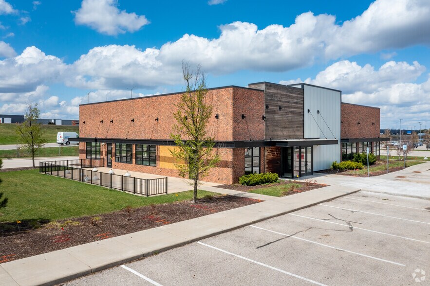 More Photos Of 11500 W Burleigh St, Wauwatosa Unknown For Lease