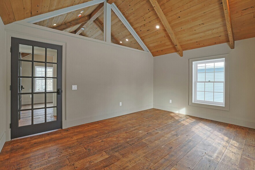 More Photos Of 77 Main St, Tappan Loft Creative Space For Lease