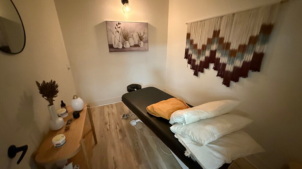 More Photos Of 2727 Portage Ave, Winnipeg General Retail For Lease