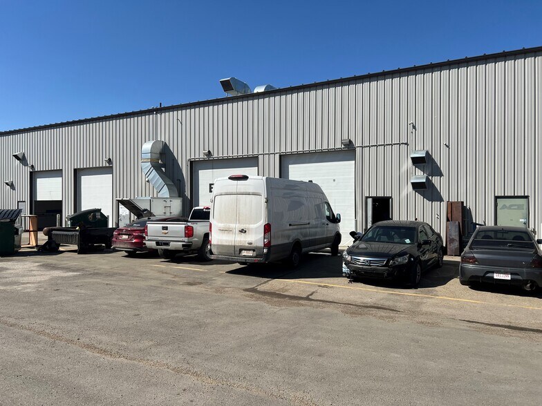 More Photos Of 7609 Sparrow Dr, Leduc Warehouse For Sale