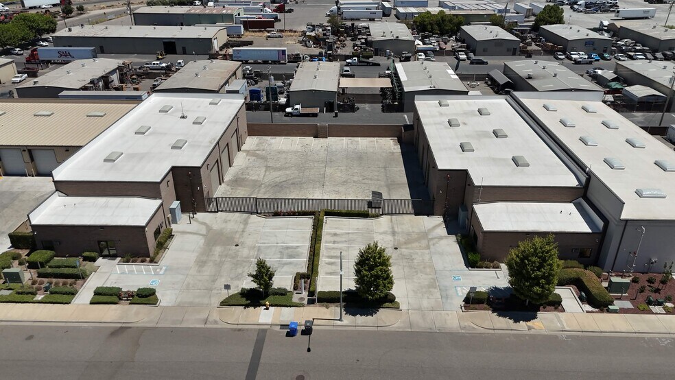 More Photos Of 1650 Olympic Dr, Turlock Warehouse For Lease