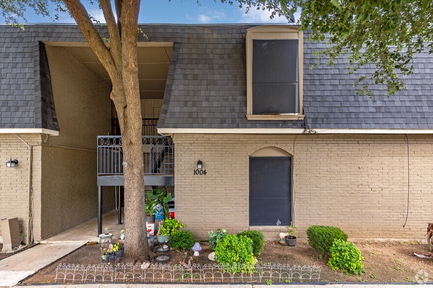 More Photos Of 1004 Allena Dr, San Antonio Apartments For Sale