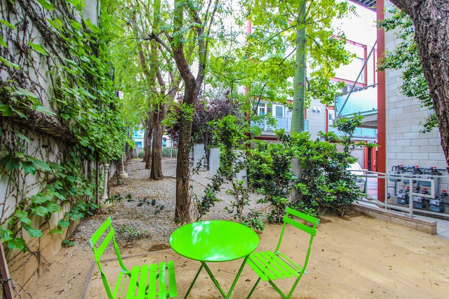 More Photos Of 3450 Cahuenga Blvd W, Los Angeles Office Residential For Lease